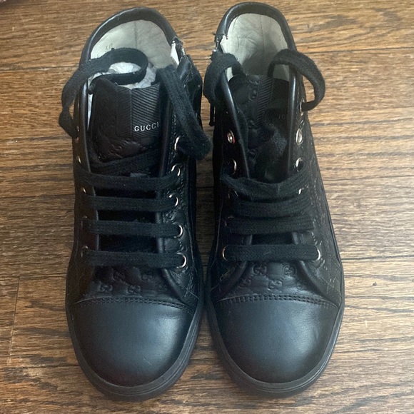 Gucci shoes Girls - Picture 1 of 4